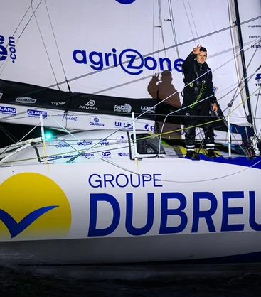 actu-min-1070x1220-arrivee-vendee-globe-demi-min.jpg