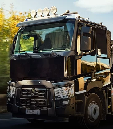 actu-min-1070x1220-renault-trucks-demi-min.jpg