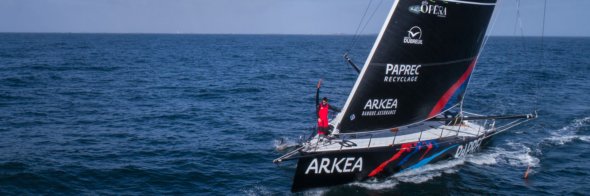 Le groupe DUBREUIL embarque avec Sébastien Simon, skipper d’ARKEA PAPREC